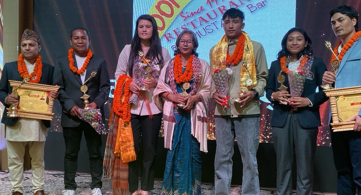 वर्ष खेलाडी बने अरुणा र विश्वास