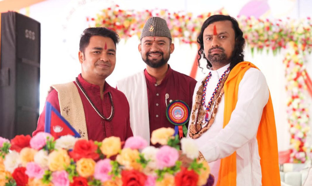कोटिहोमको उद्घोषणमा जमेका दुई भाइ